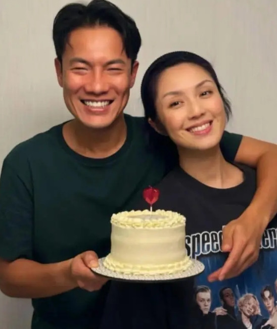 杨千嬅丁子高庆结婚16年，两人吃生蚝涮火锅，打麻将好接地气。