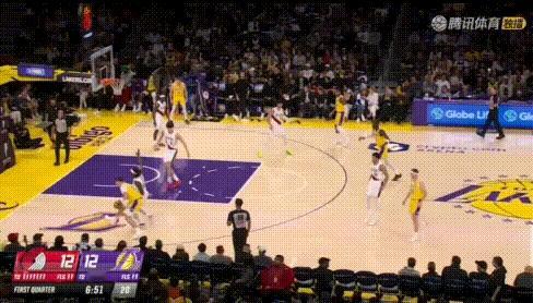 死敌？艾顿4次中投完爆杨瀚森。上场就被离队败将艾顿连续中投（图1-2），克林根