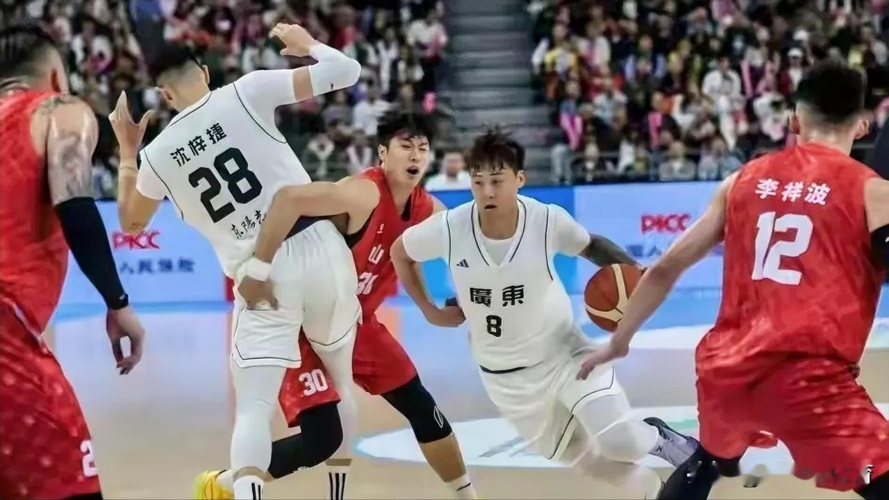 这个全运会男篮最佳阵容，球迷朋友们应该都会认可吧！最佳阵容一阵，中锋，周琦，