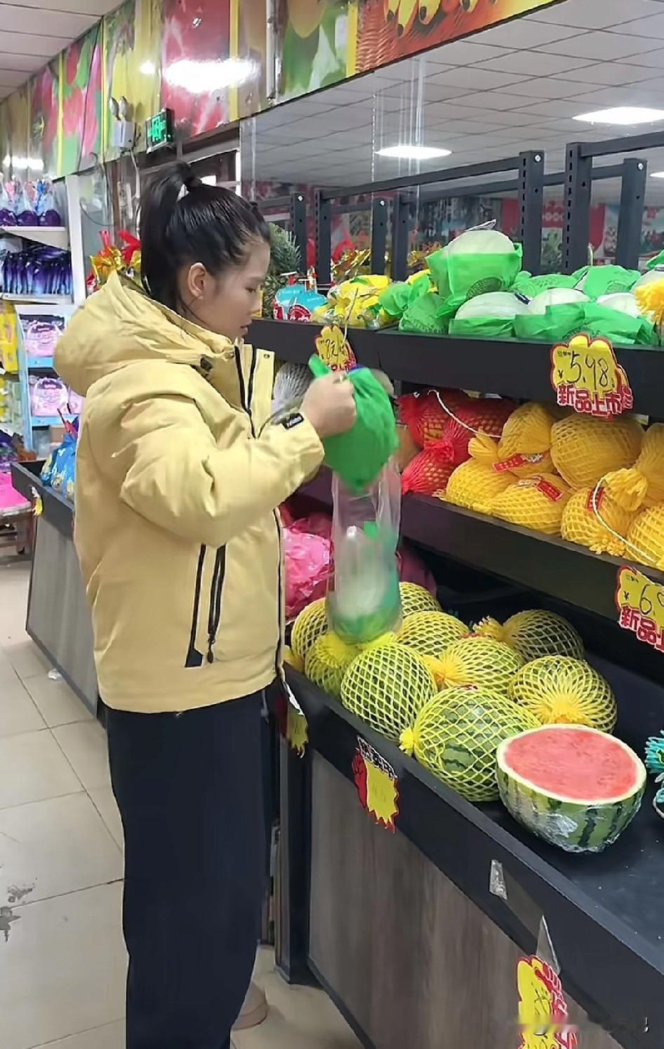 82年的我绝经了，是到年纪了？还是被生活摧残的？有年龄和我相仿的吗？你们绝经了吗