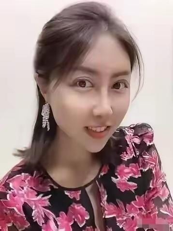 我把贾浅浅照片拿给我姑看，我说这人给你当儿媳怎么样？我姑瞅了一眼，直接摇头：