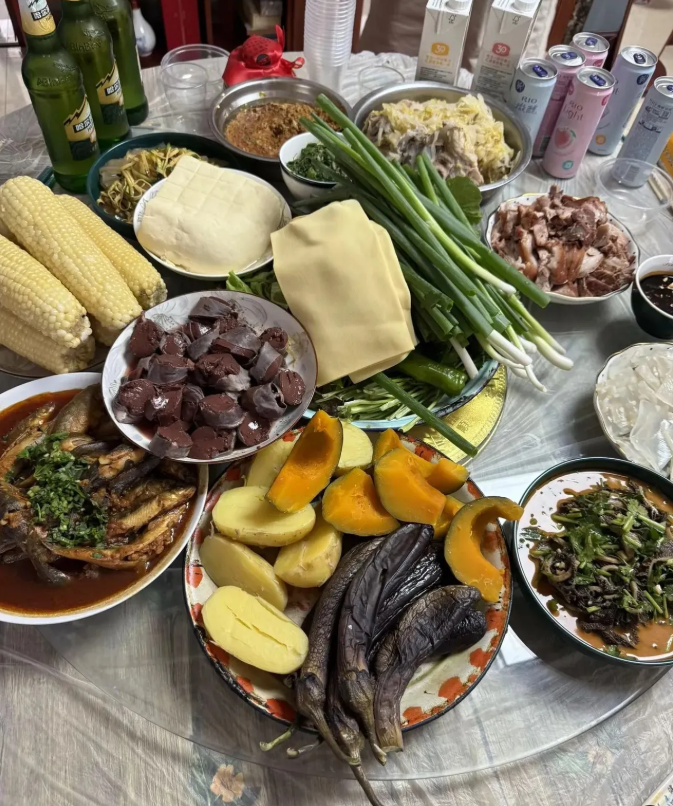 也就东北人，才真正懂这桌美食的分量