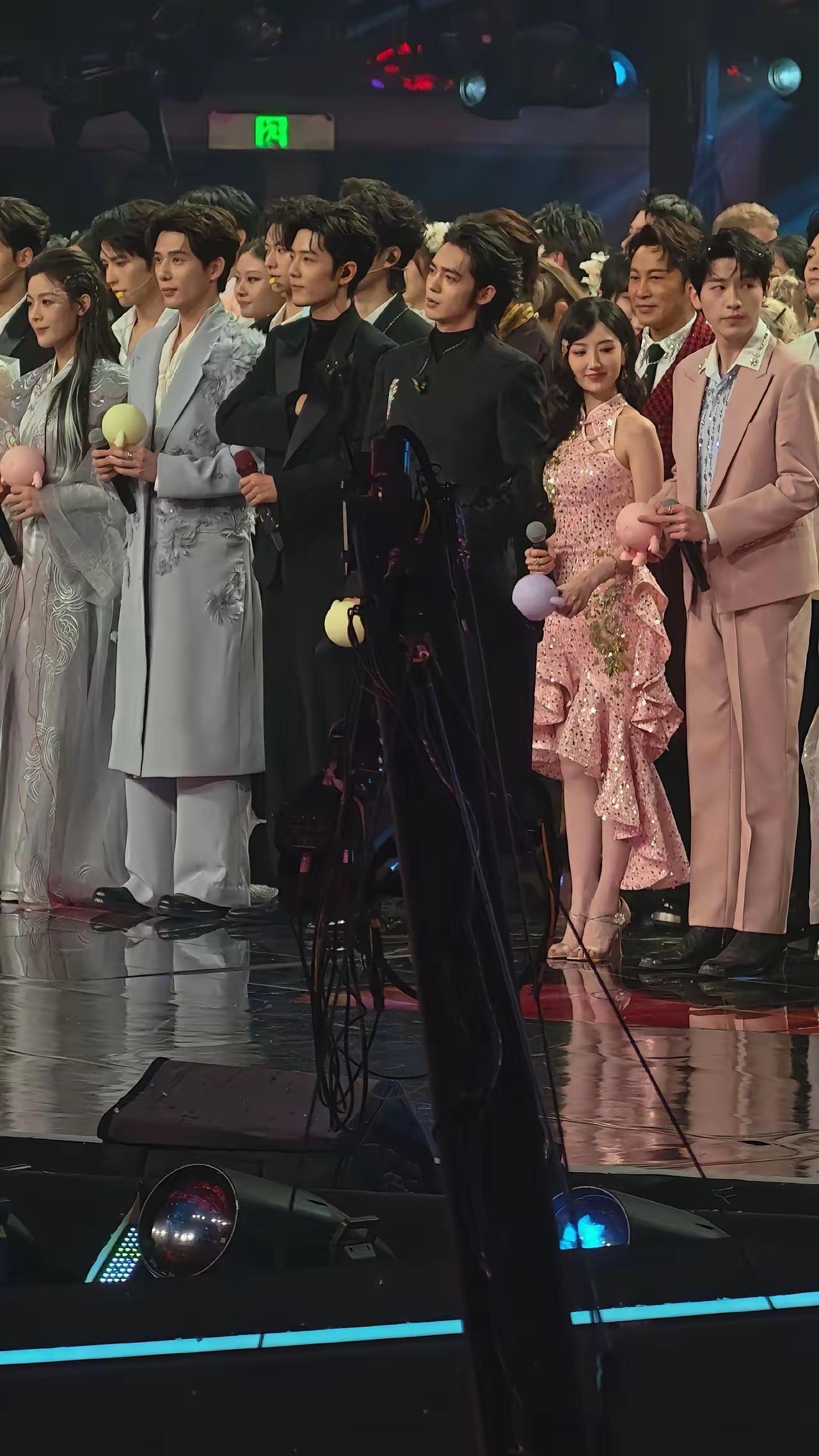 20年前陈冠希这发型，放在现在依然能打！当年他的侧分蓬松头有多绝？不是如今满大