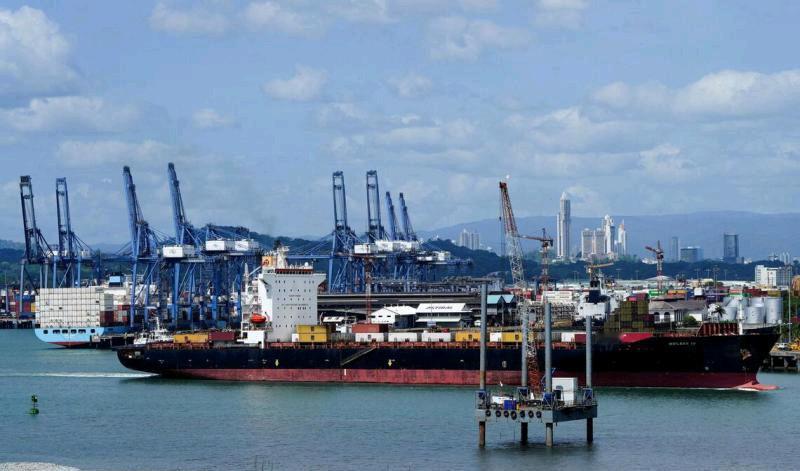 李嘉诚旗下长和集团拟向国际财团出售43个海外港口业务的交易，1月29日被巴拿马最