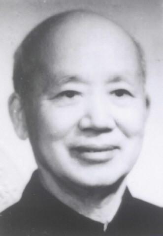 1946年，一国军少将趁着夜色，闯进了一个地下党家里，他用枪顶着地下党的脑袋，低