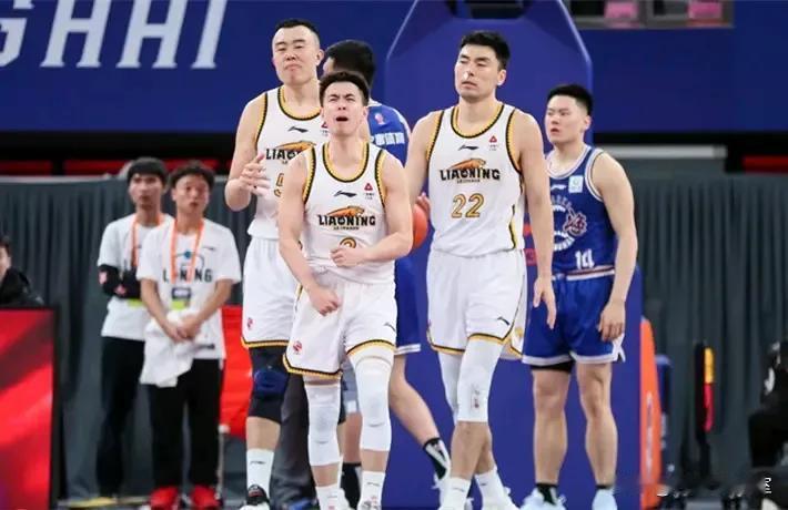 不管你信不信，下赛季这三队的赛季成绩肯定会下滑1、辽宁随着韩德君和李晓旭的退
