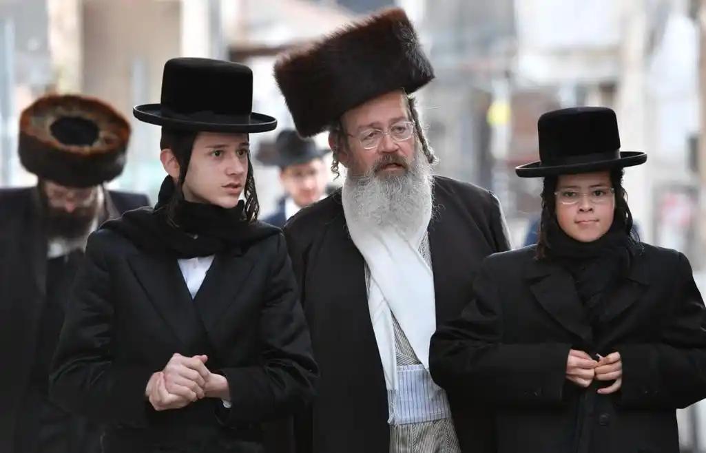 被屠杀近400次，全世界为何都容不下犹太人？26岁的马克思一语道破天机。 把