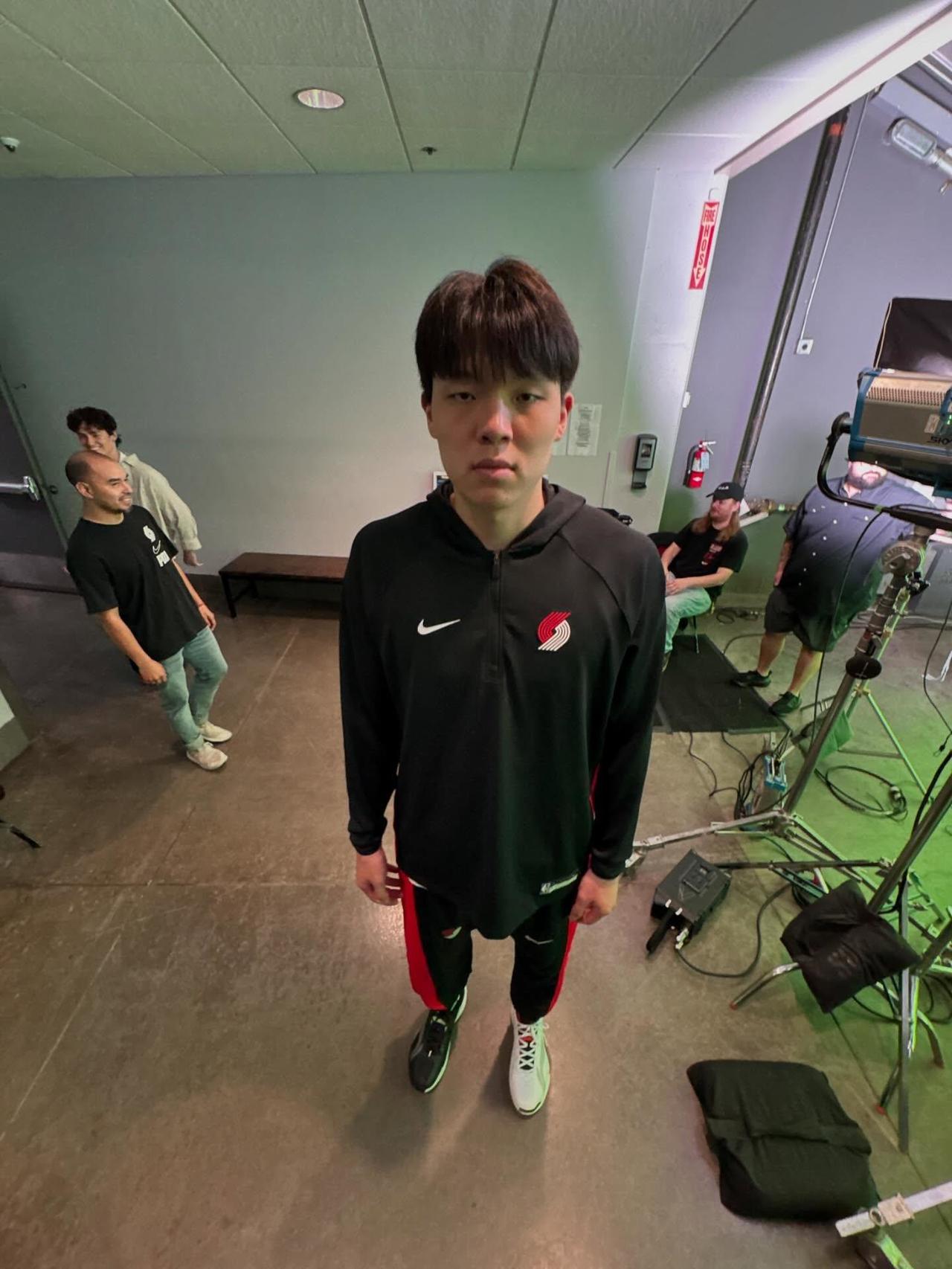 开拓者总经理：杨瀚森去发展联盟也有可能。9月30日今日开拓者召开新赛季媒体日，球