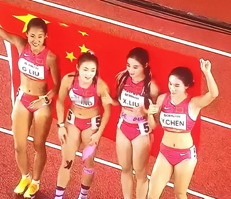 巾帼四姝并肩飞驰！42.96秒，中国女子4×100米接力成功卫冕亚运桂冠！
