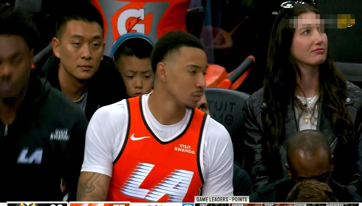 一名快船的年轻球员刚爆发出令人惊讶的火力，这背后到底藏着什么秘密？他只是一个