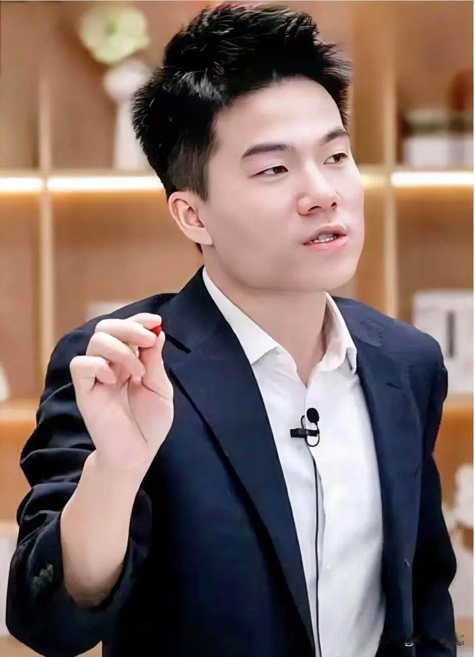 谁能想到，2025年开年最火的“跨屏艺人”，不是什么小鲜肉，而是董宇辉。