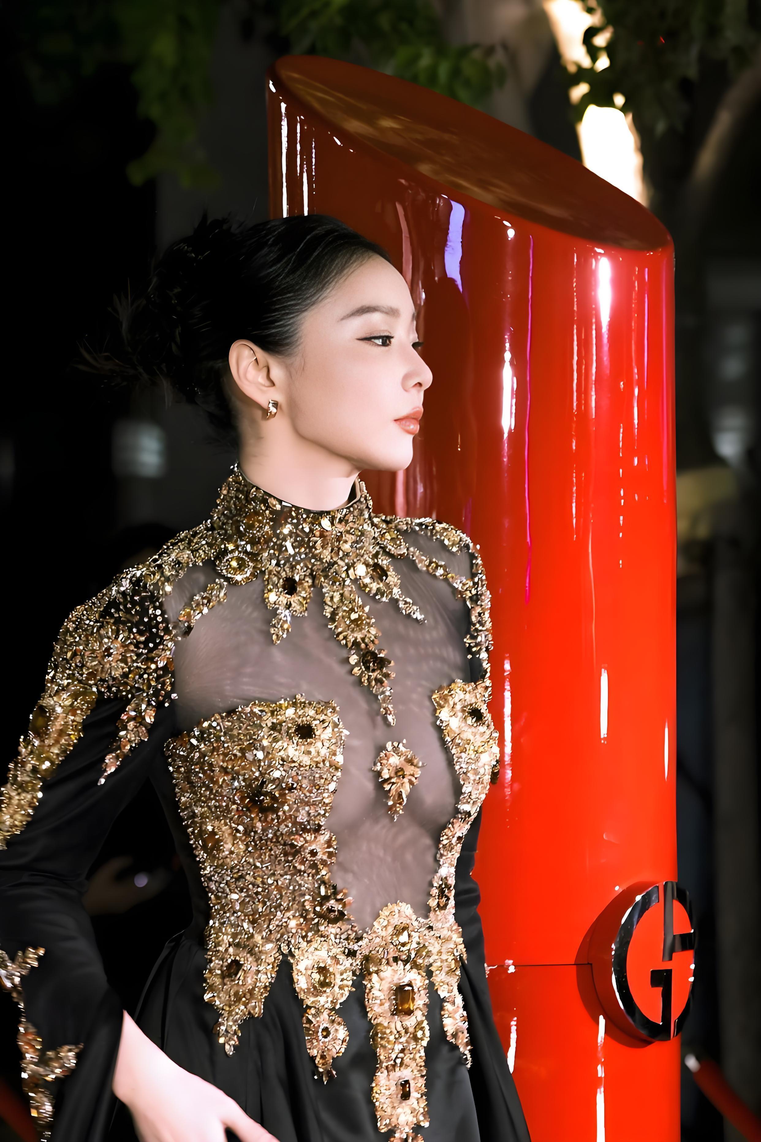 高叶阿姨穿这衣服身材要求极高你不知道吗？