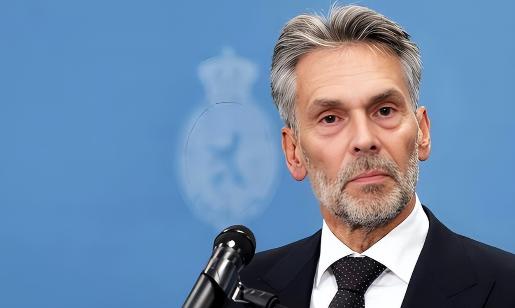 这次荷兰没话说了！中方正式宣布：更换国内供应商，从此不再合作 2025年9月