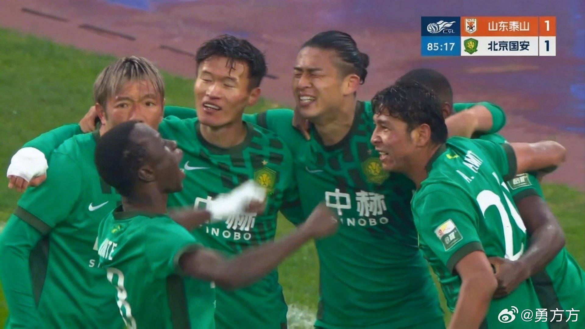 我依然觉得国安这场踢的不错，一个全新的体系，比对方少一名外援，在首场硬仗中充分挖
