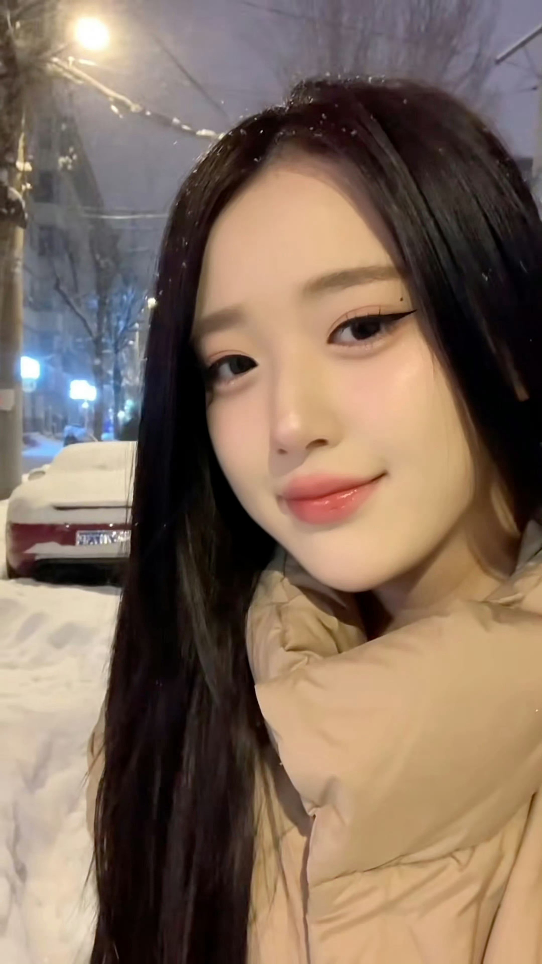 这种眼线到底要怎么画太魅了….🌙