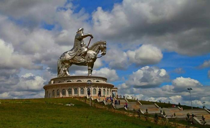 外蒙古未来的结局，其实已经注定。“亲美、去俄、敌中”，目前这是外蒙古的做法，而外