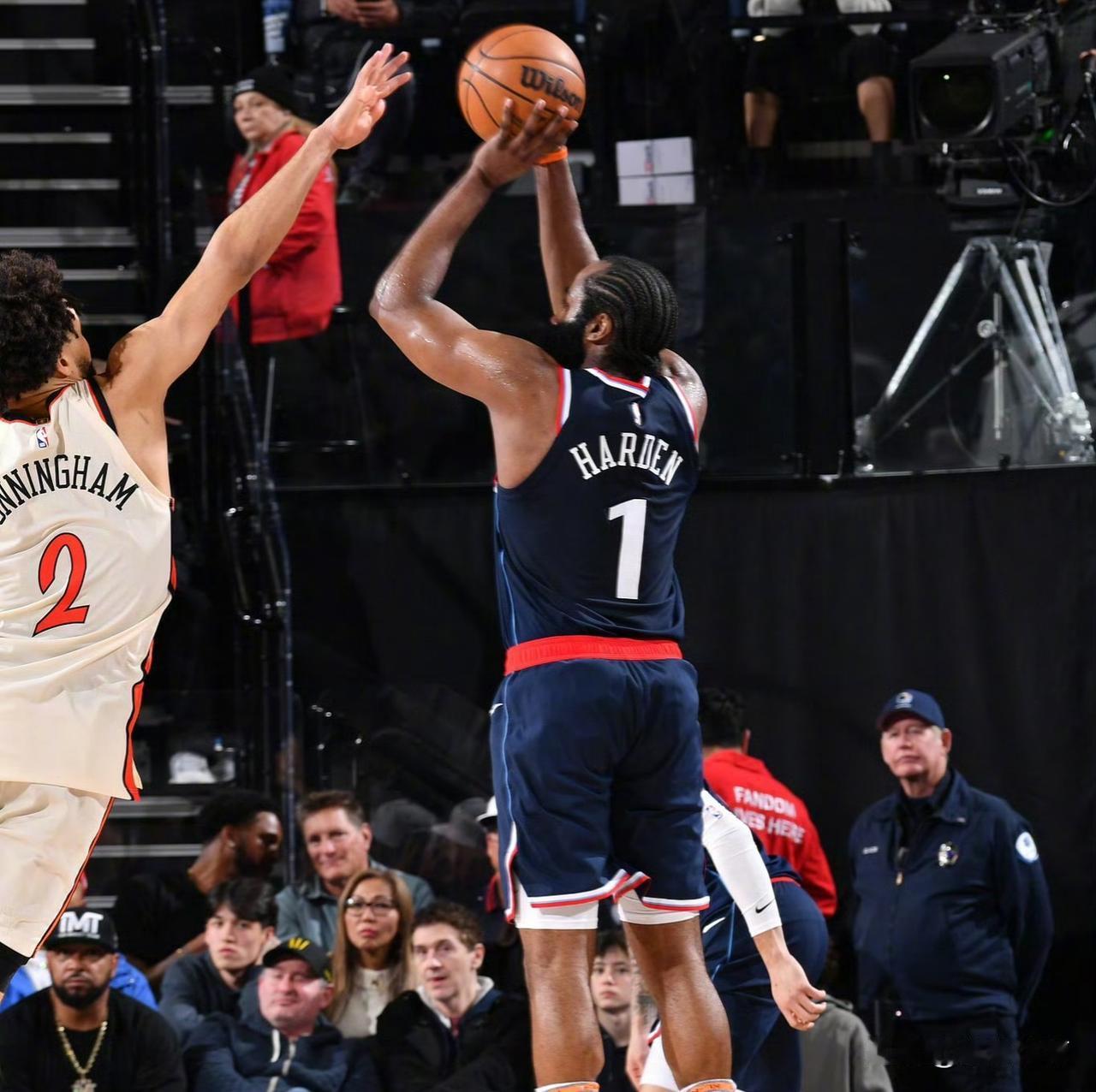 仔细看数据，坎宁安跟哈登太接近了！1、坎宁安——活塞大当家，24岁的持球大核