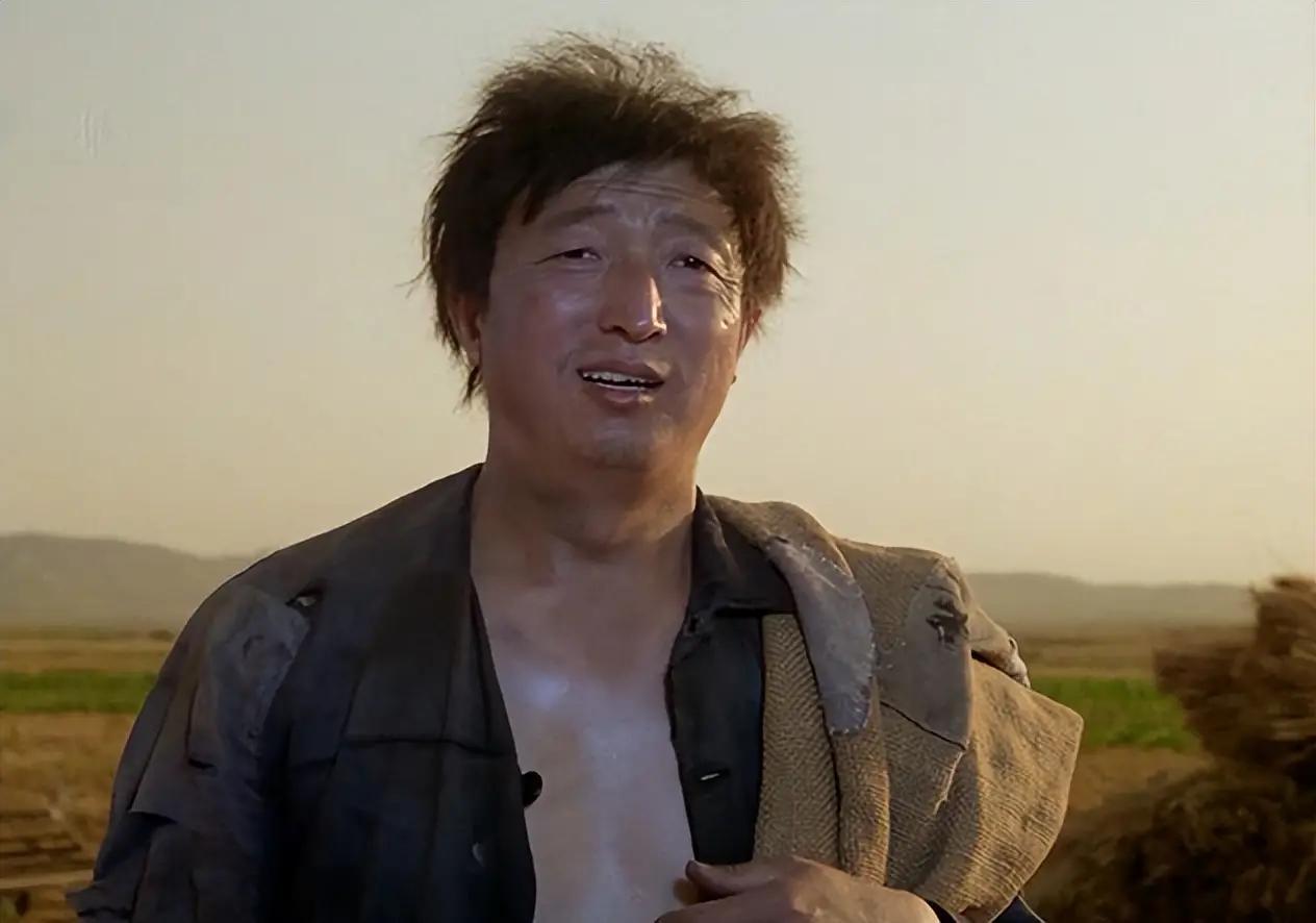 原来，他已经离开我们整整27年了，而他离世的那一年，才只有56岁。然而更让人感到