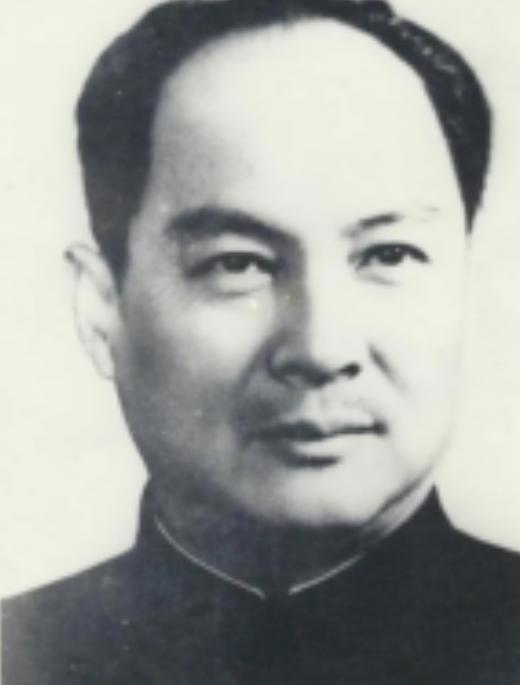 1935年，他惨遭开除党籍、蒙冤受屈，在严密看押下走完二万五千里长征；1949年