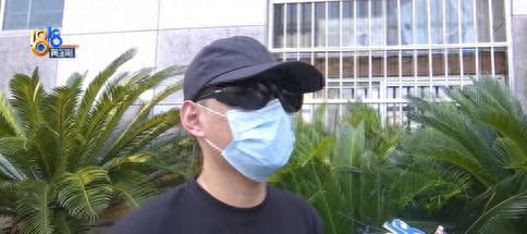 浙江一男子称去沐足店做推拿，意外拍下技师不当举动；涉事技师回应：他怎么可以这样坑