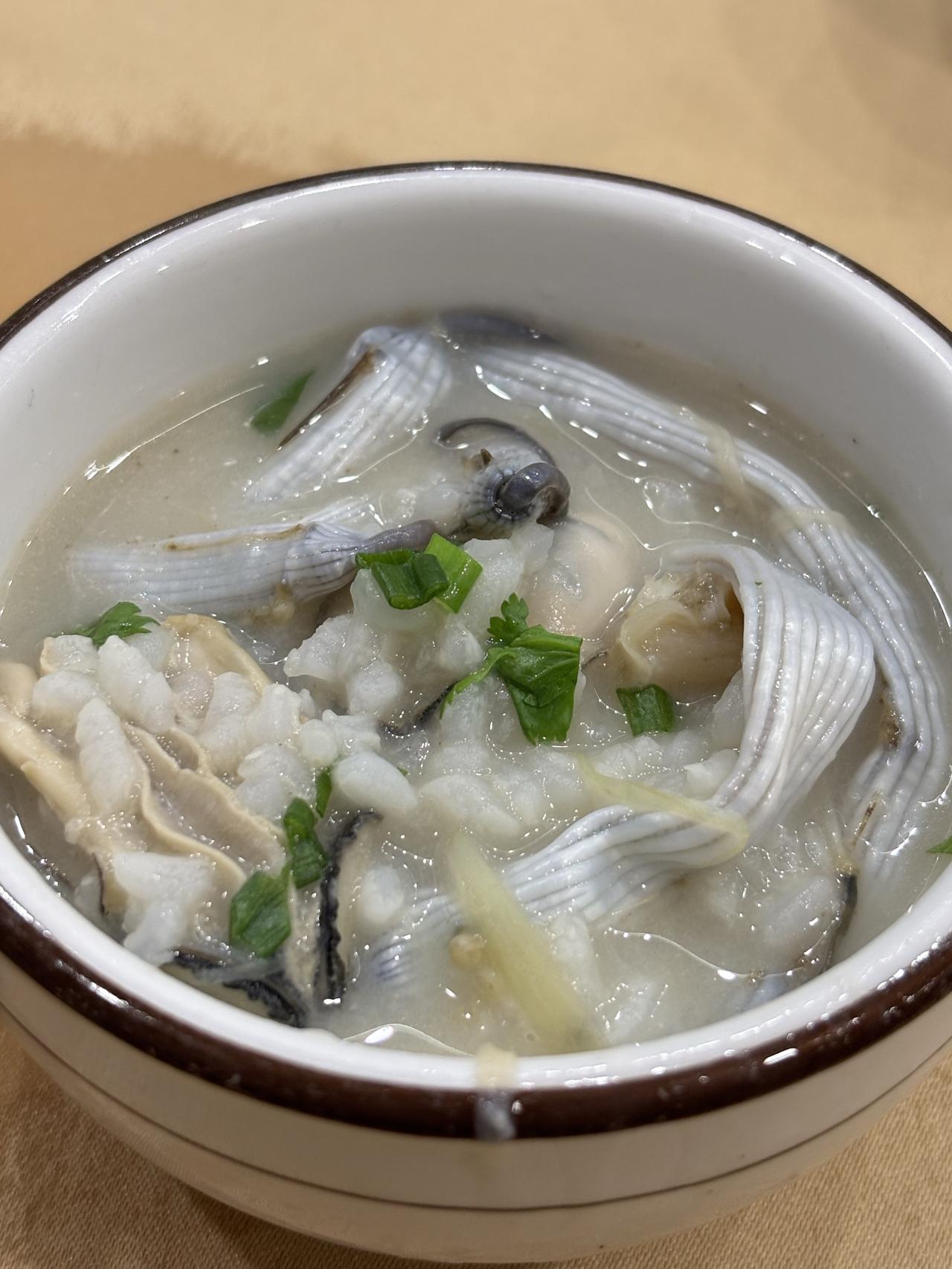 人老腿先老，居然是错的！过年期间见了些朋友、同学、同事、亲戚，我发现，无论男