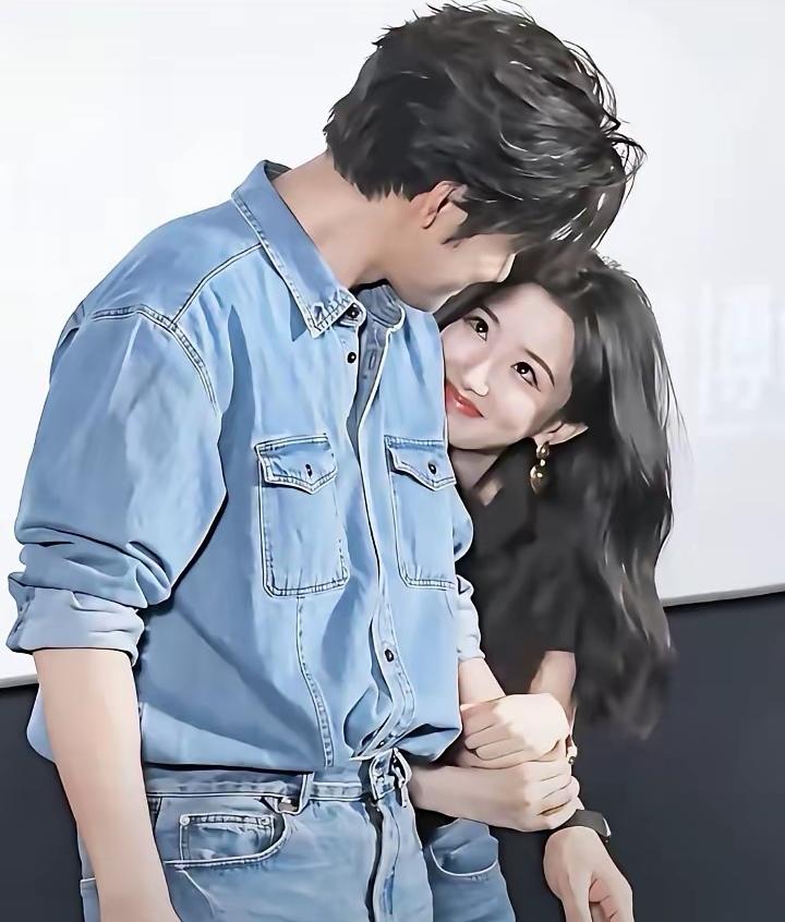 这年头，为了宣传都这么拼吗？假戏真做？近日，关于张彬彬和毛晓彤的合照全网疯传