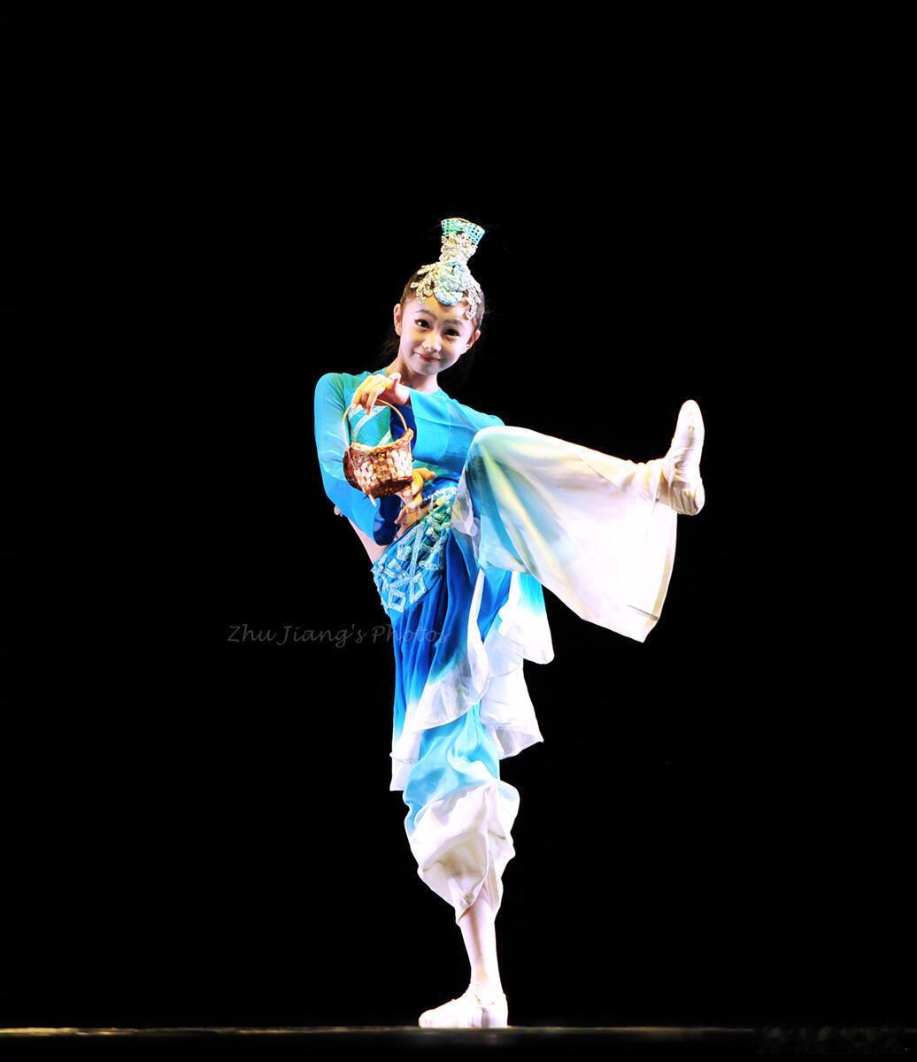 刘浩存北舞附中时期参赛照网友分享刘浩存北舞附中时期参赛照北舞附中时期的刘浩存