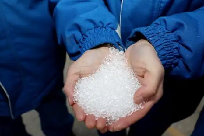 中国POE打破西方垄断！【人民日报】记者从中国石油获悉：被誉为“工业黄金”的P