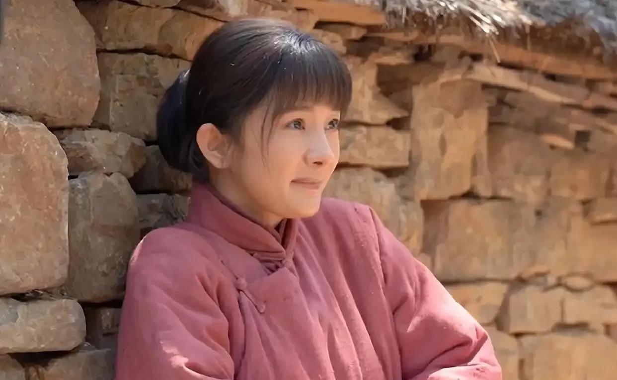 “在一个家庭中，重要的是经济，而不是感情。”作家冯唐这句话，在电视剧《生万物》中
