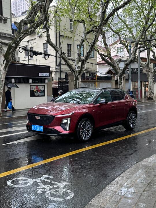 凯迪拉克最低调的一款suv