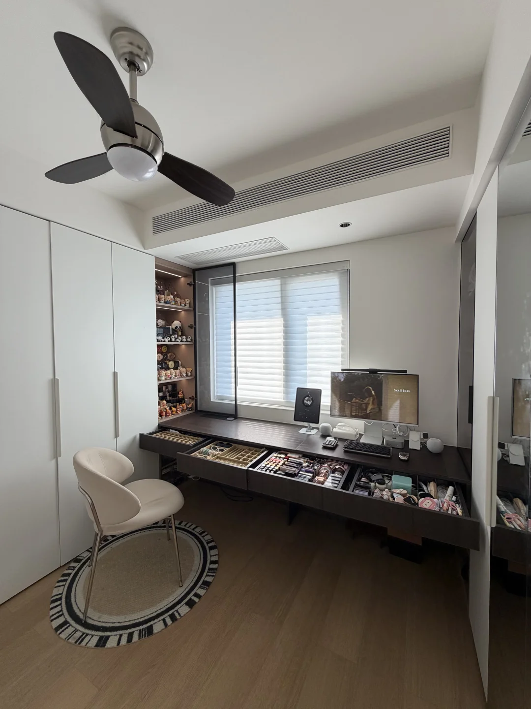 舍弃一间卧室打造的独立衣帽间