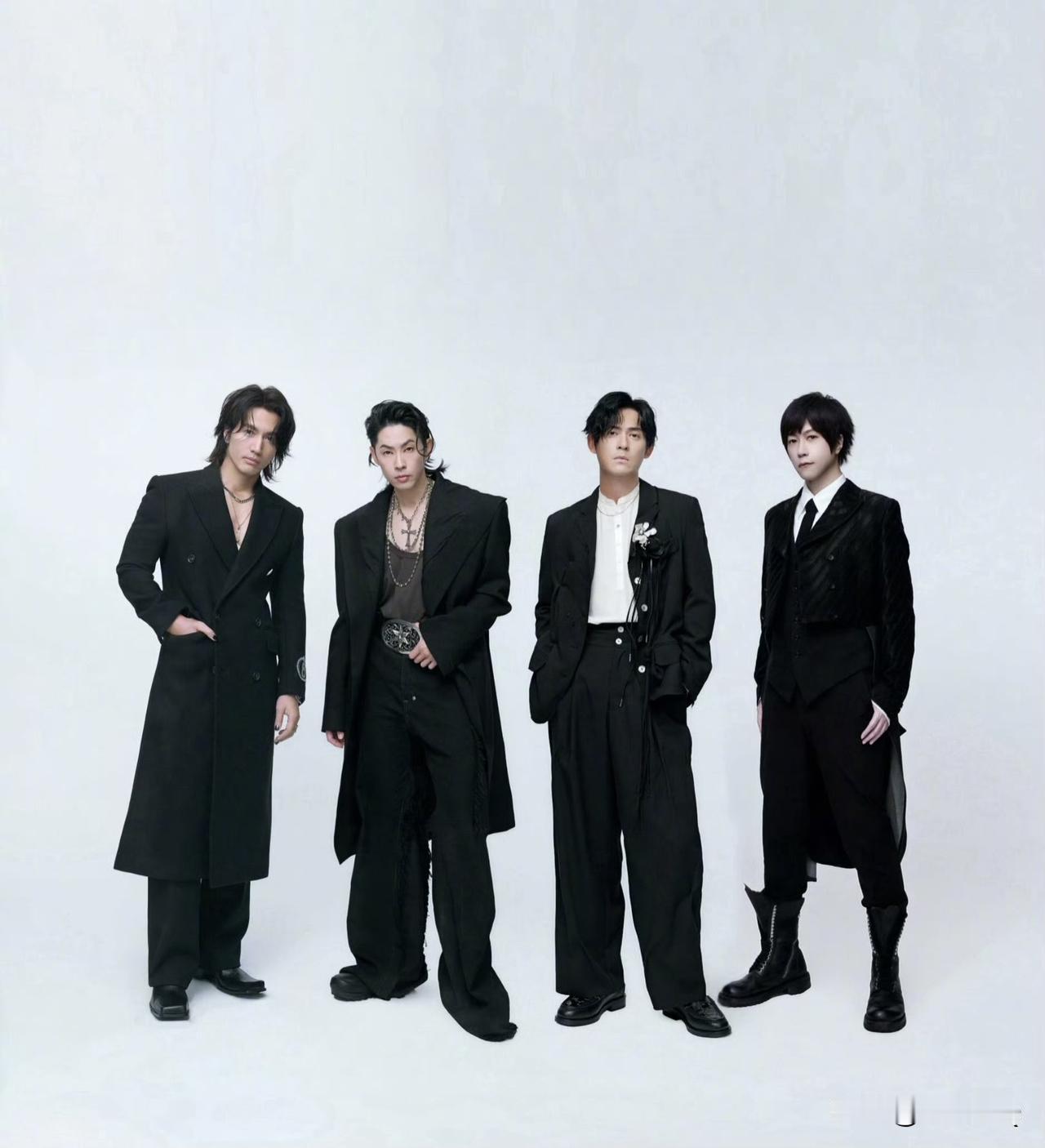 阿信就这样明晃晃的加入F4补位，五月天乐团还没解散呢，这要是换到现实生活中，难道