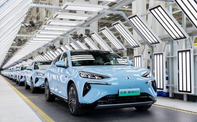 欧美为什么现在集体放弃新能源汽车了？说句不好听的，造成如今这种局面，背后的“罪魁