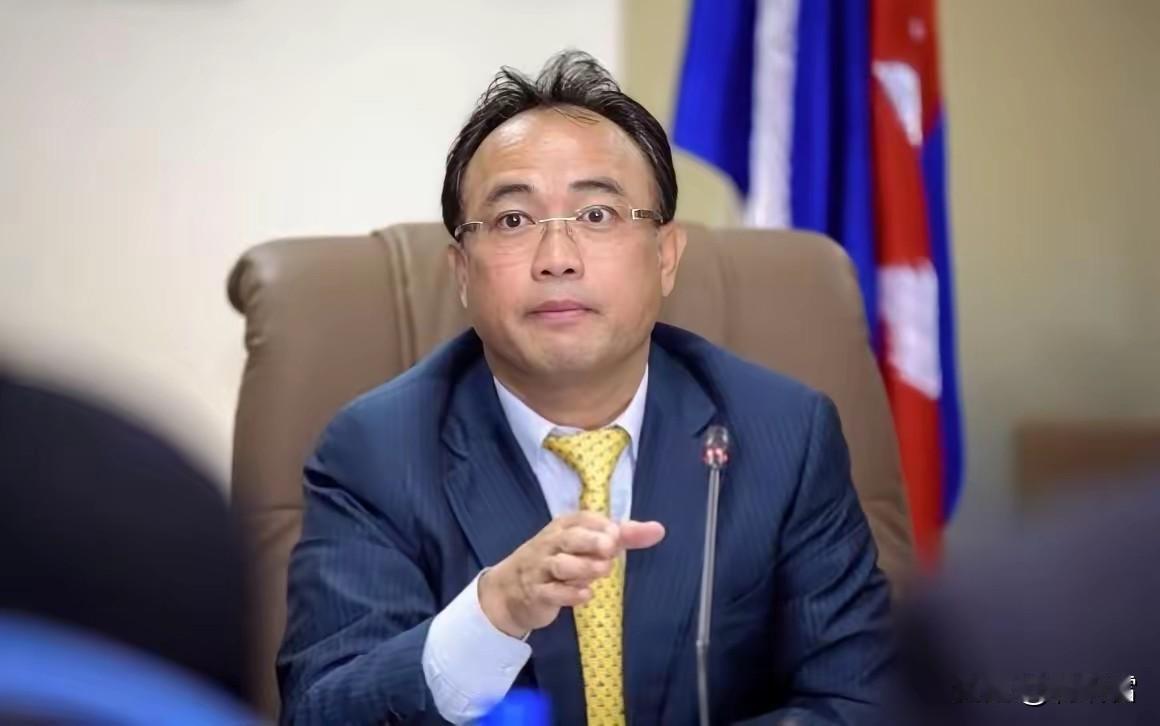 从难民到千亿富豪！柬埔寨“第一狠人”陈丰明的逆袭人生他曾睡猪圈抢猪食，如今私人