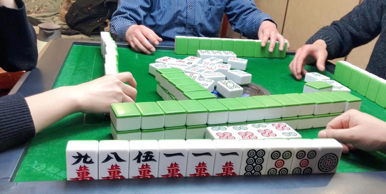 打麻将扭转大败局独家绝技喜欢打麻将的朋友，只要你玩的时间够长，次数够多，你一定
