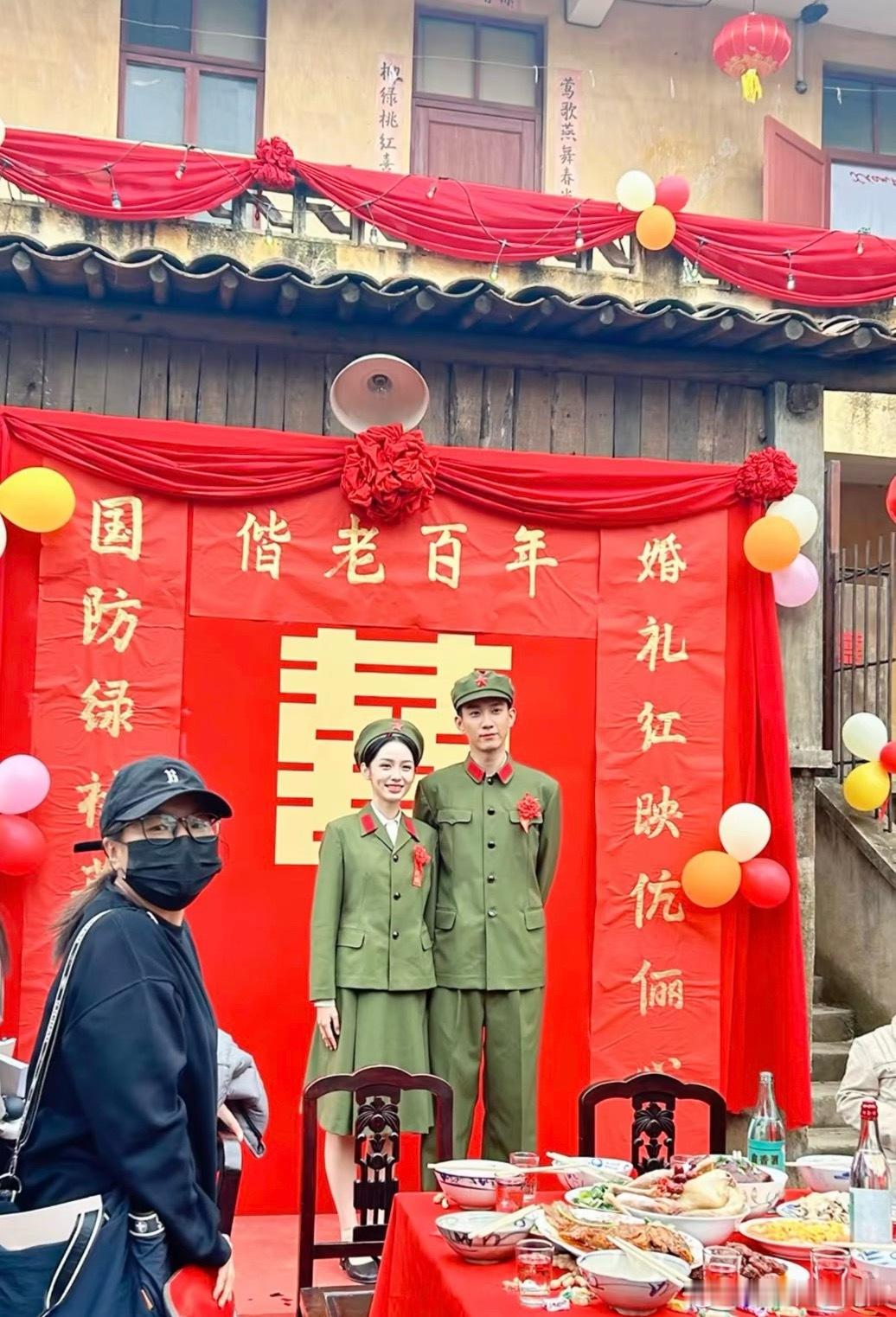 周也、王子奇新剧结婚路透，好有生活感