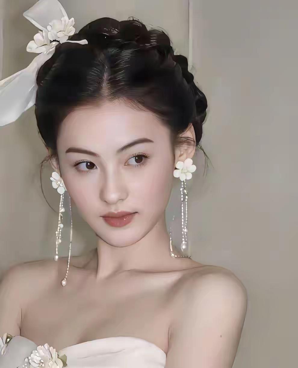 主持人问张柏芝：“你生活里最重要的是什么？”张柏芝不假思索：“我的生活80%是小