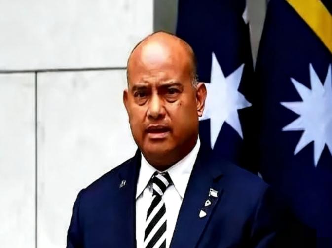 堂堂一国总统，拖家带口，飞了几千公里，落地不进大城市，不去开会，一头扎进了江门农