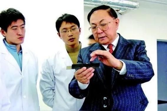 谁是阻碍中国前进的最大绊脚石？高志凯老师认为：就是那些已经“物理脱离“中国的
