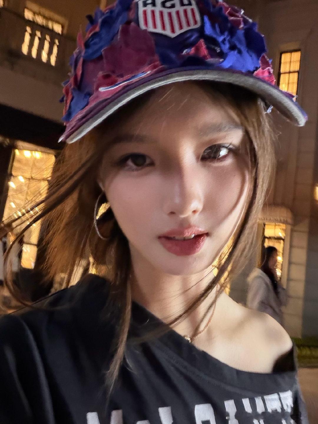 来我的主页看看我的精选照片吧#带着边框一起拍##艾米#壁纸​