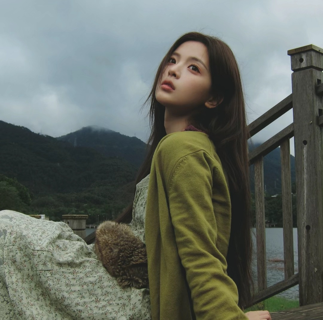 杨超越｜氛围感女头｜高质量女头｜绿色系女头｜自由感女头