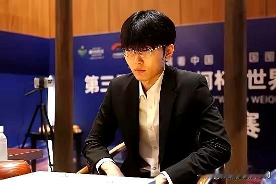 申真谞“申工智能”名不虚传。2025年10月14日，正在进行的烂柯杯第二盘较量