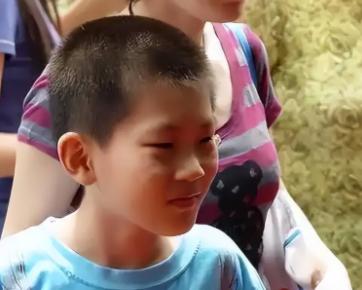 “国家的一大损失！”2000年山东惊现神童，两天读完小学，10岁参加高考斩获