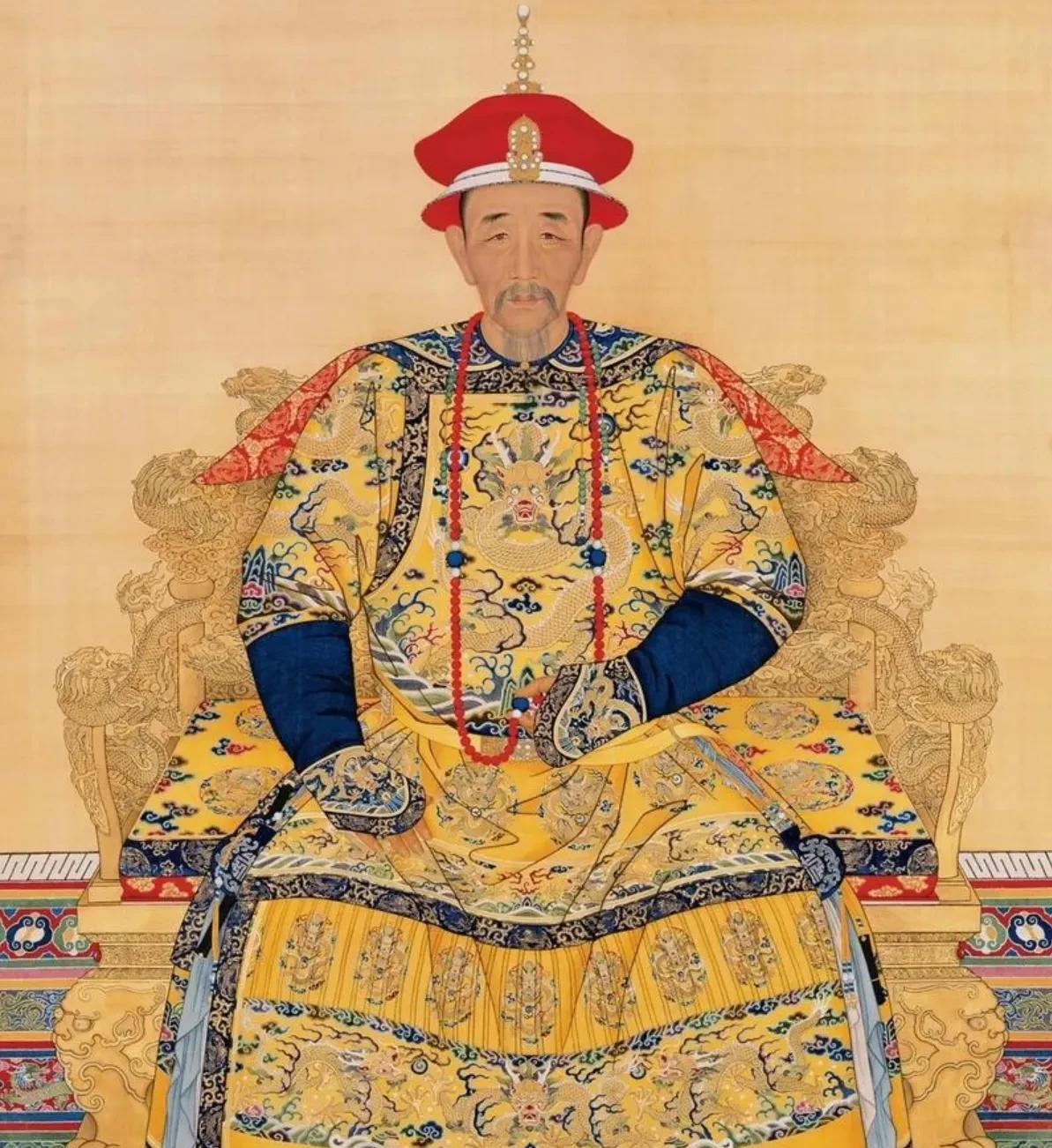 金庸小说中，很多历史人物的形象和历史严重不符。比如《鹿鼎记》中的康熙，在《鹿鼎