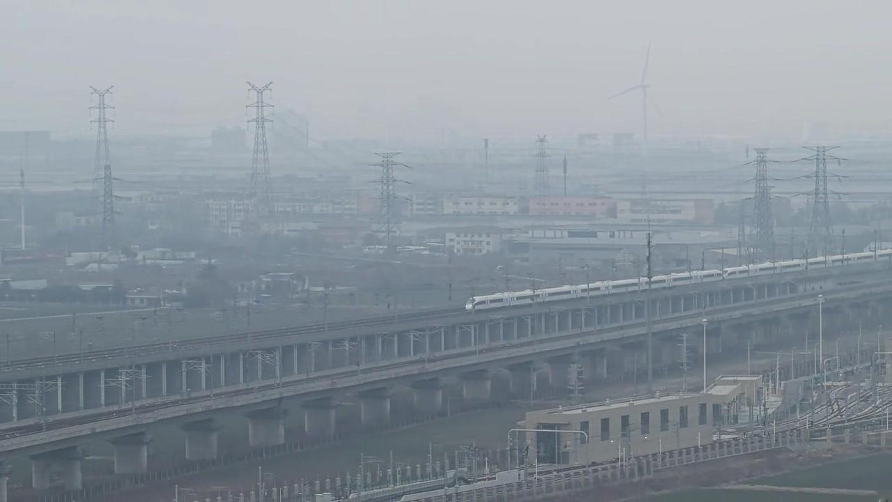 站在高处远眺，视野拉满的时刻太畅快。G1251次列车从大连北开往上海虹桥，沿京