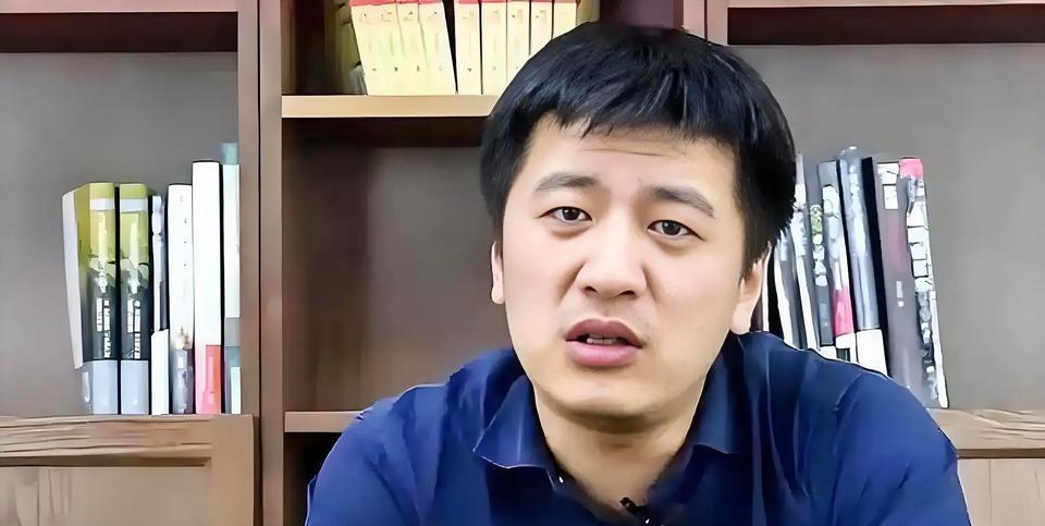 张雪峰说：“社会就是一个大筛子，用学历，筛掉了不努力的孩子；用房子，筛掉了不勤奋