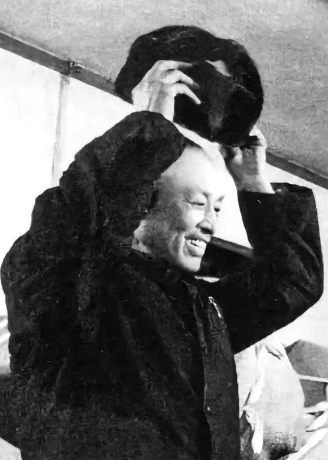 1975年，周养浩被特赦，重获自由后，国家允许周养浩去任何地方，周养浩提出：“我