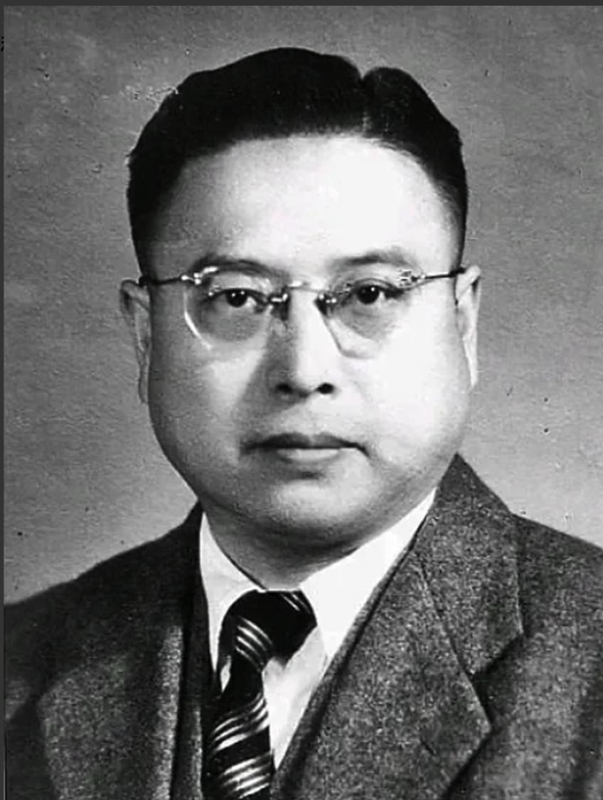 1949年，黄竞武被特务拖到一个深坑边，特务们一把将他推入，随后往他身上填土，就