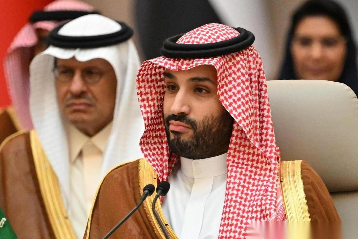 我的妈呀，如今的中东博弈，开始绕不开中国了！沙特这次干了一件很狠的事，掏钱帮巴基