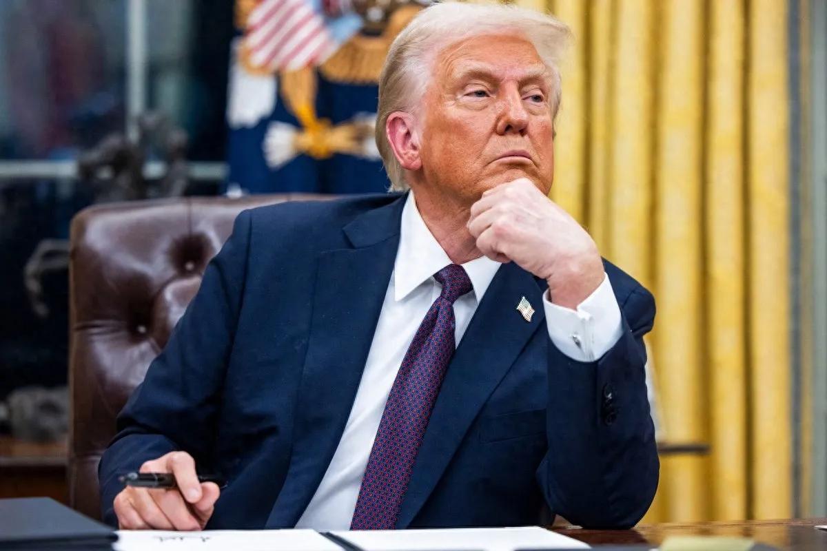 太解气！特朗普终于被“制裁”了！不是欧盟，而是他自己养的“狼”！特朗普第二任